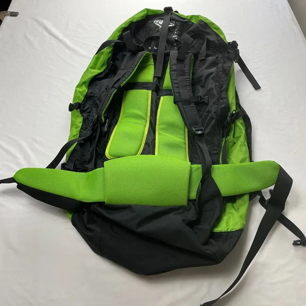 Gradient Mountaineering Trail Backpack Hiking Black Green Pockets Padded Straps